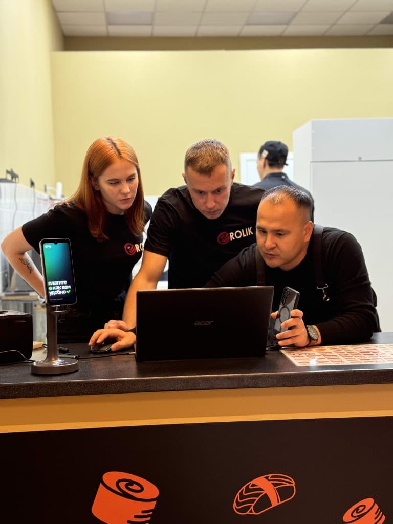 Команда ROLIK за работой